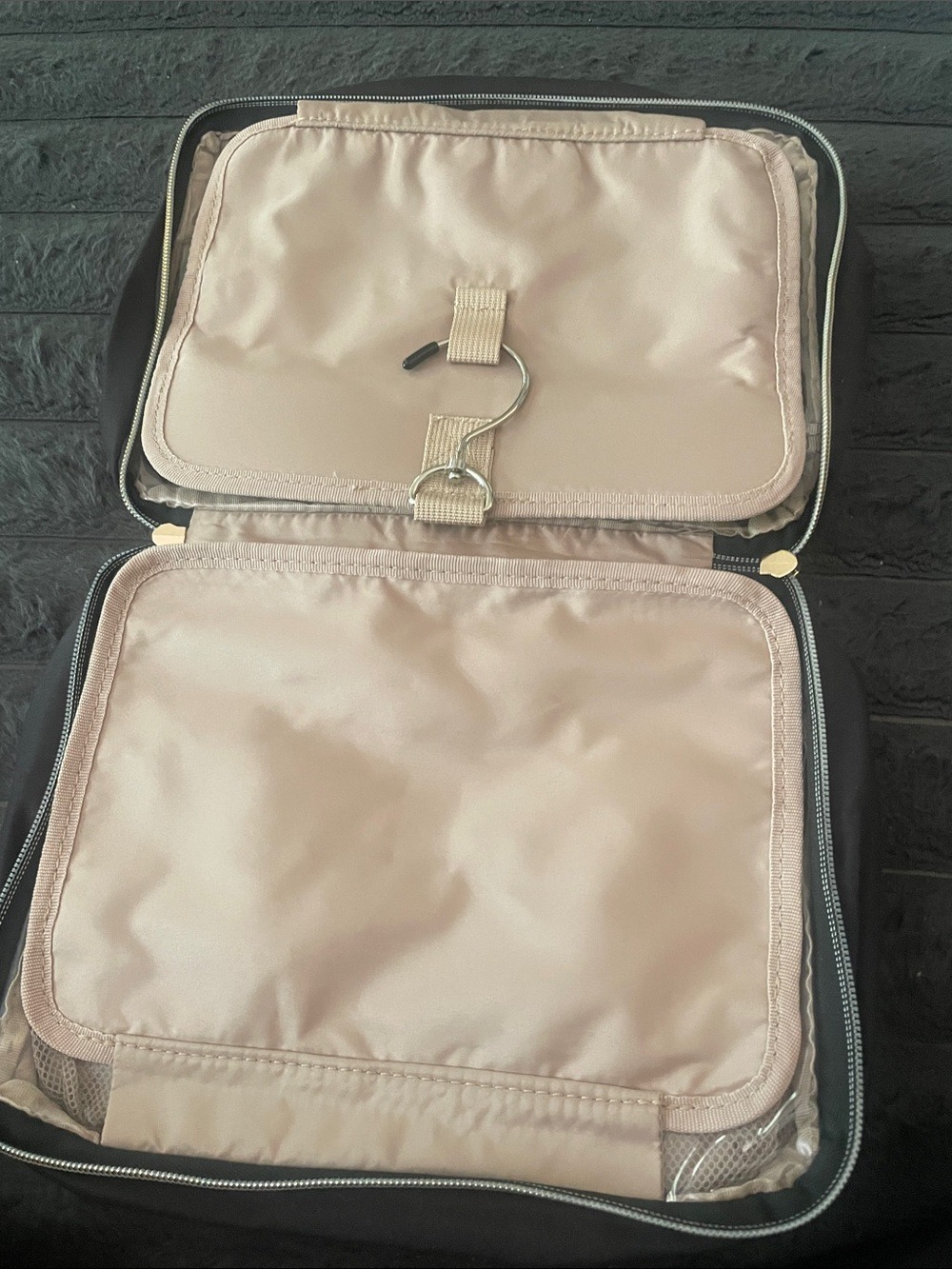 Hanging Travel Makeup Jewelry Bag NWT - Picture 3 of 4